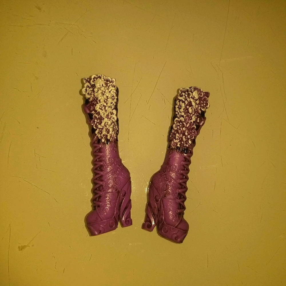 purple monsters high boots